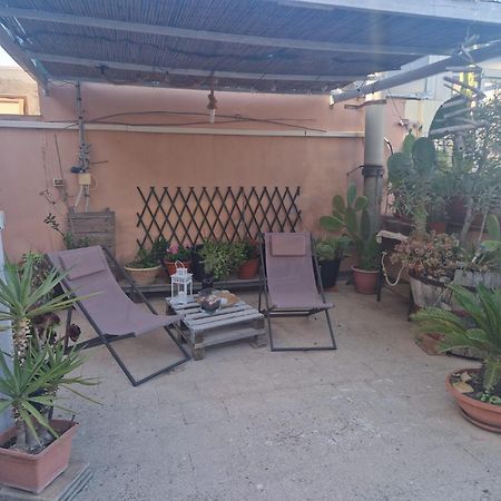 La Casa Di Melina - Home Book & Green Lovely Terrace باكينو المظهر الخارجي الصورة